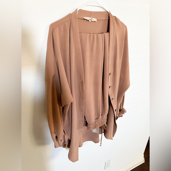 HDYWT Essential Button Down in Camel - Picture 5 of 10